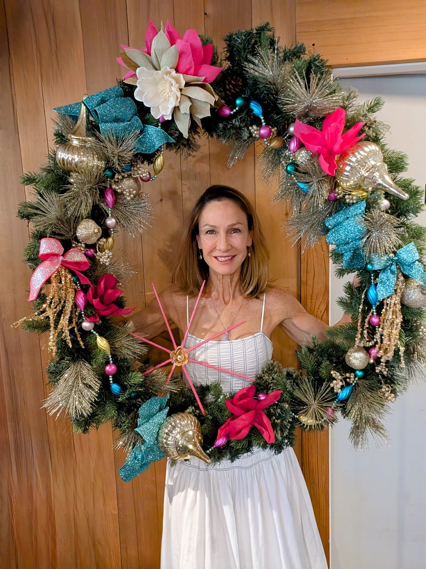 Sending You Aloha Flowers, Christmas Christmas Tree & Holiday Decorating