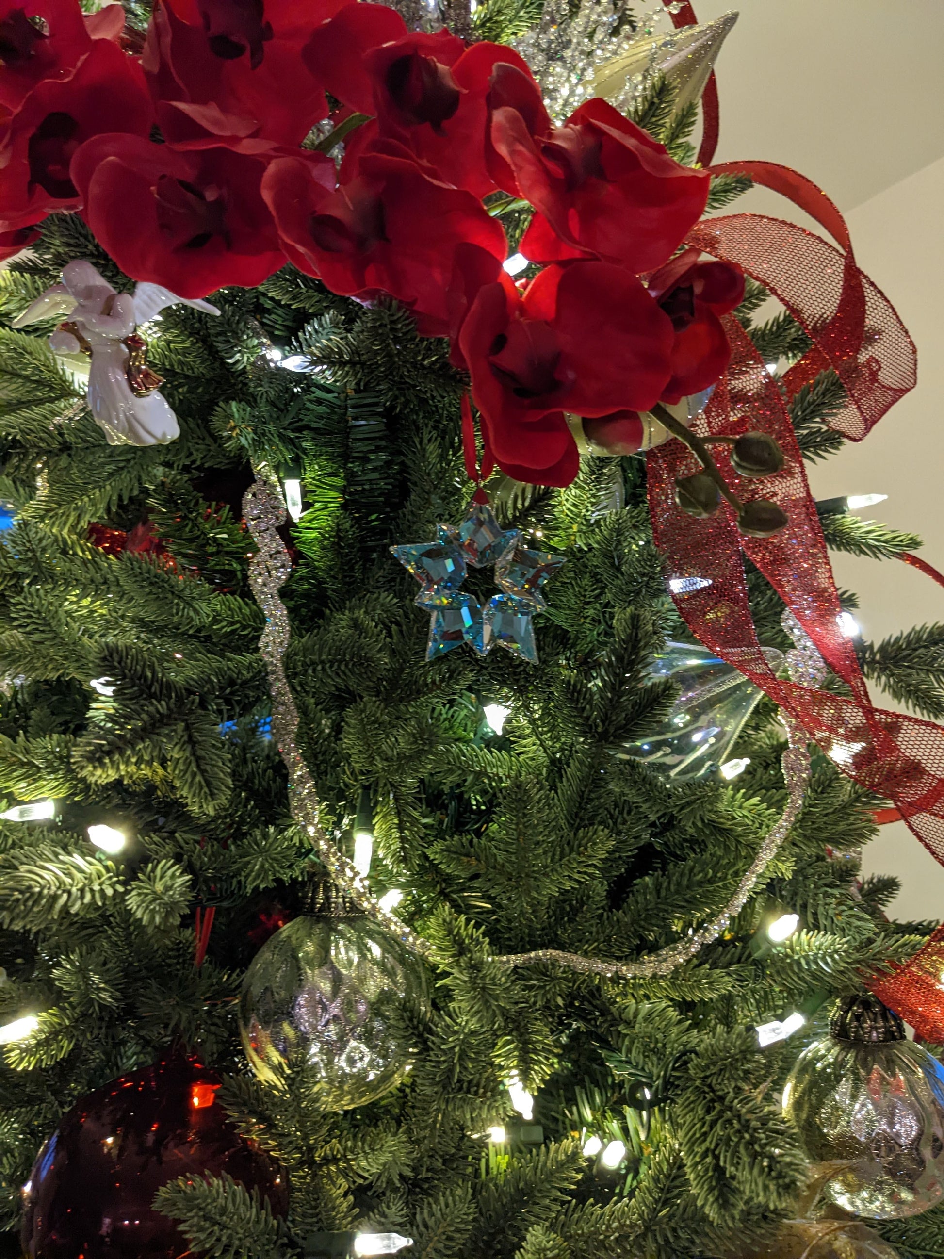 Sending You Aloha Flowers, Christmas Christmas Tree & Holiday Decorating